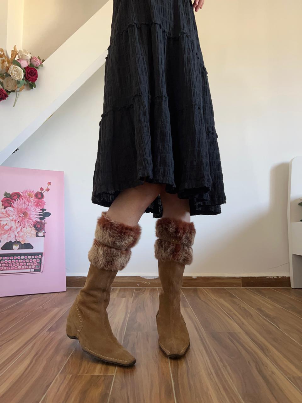 Fur suede boots