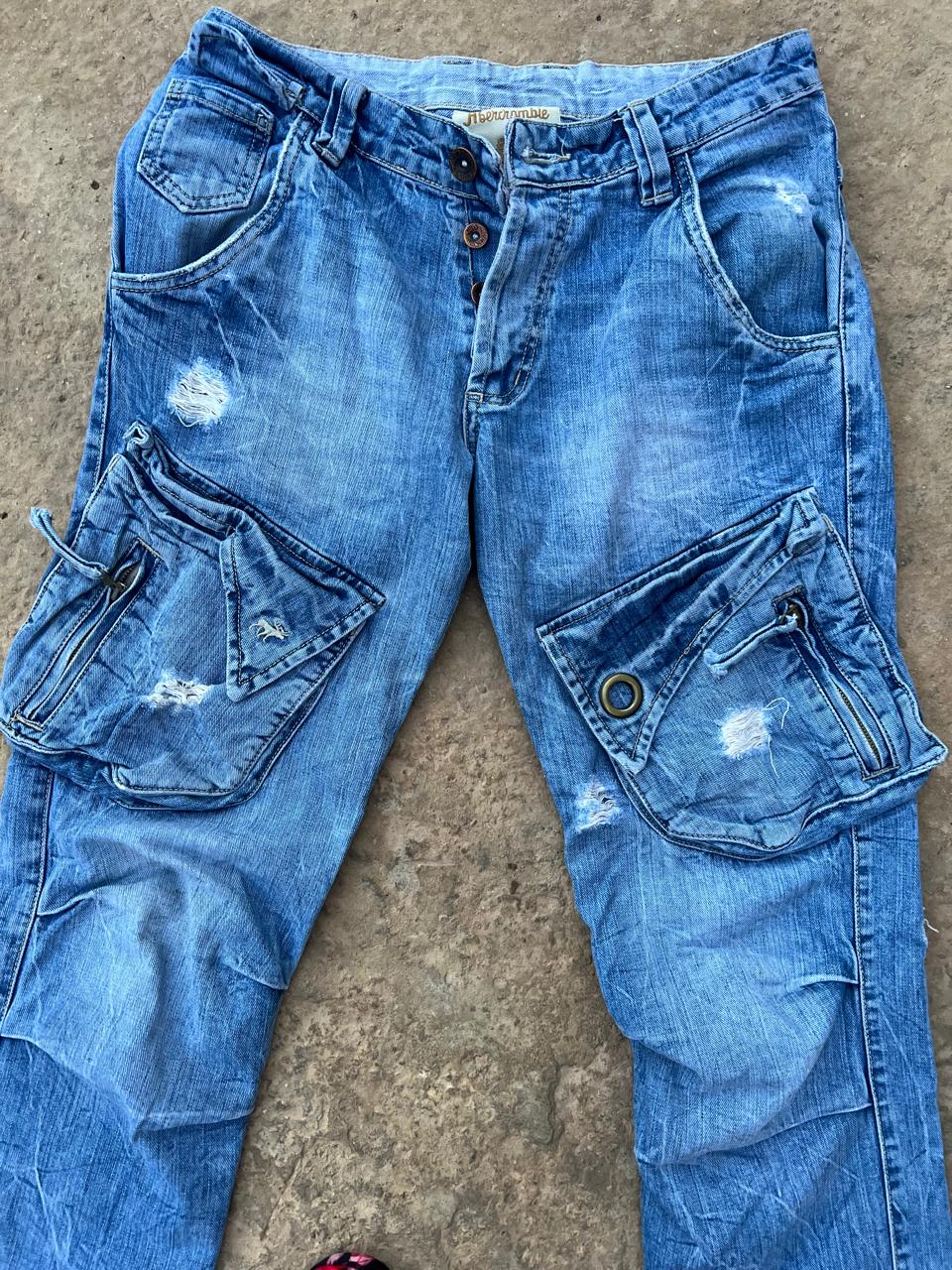 Abercrombie & Fitch cargo mid waist jeans