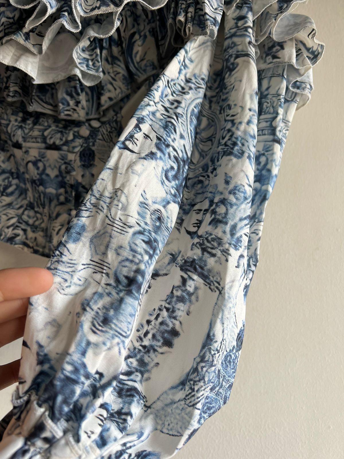 Plt off shoulder long sleeves top