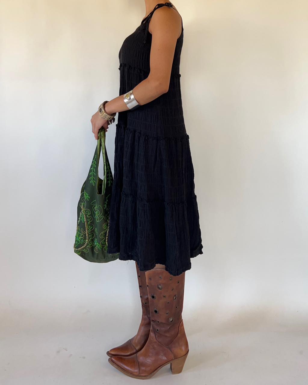 Black mid dress