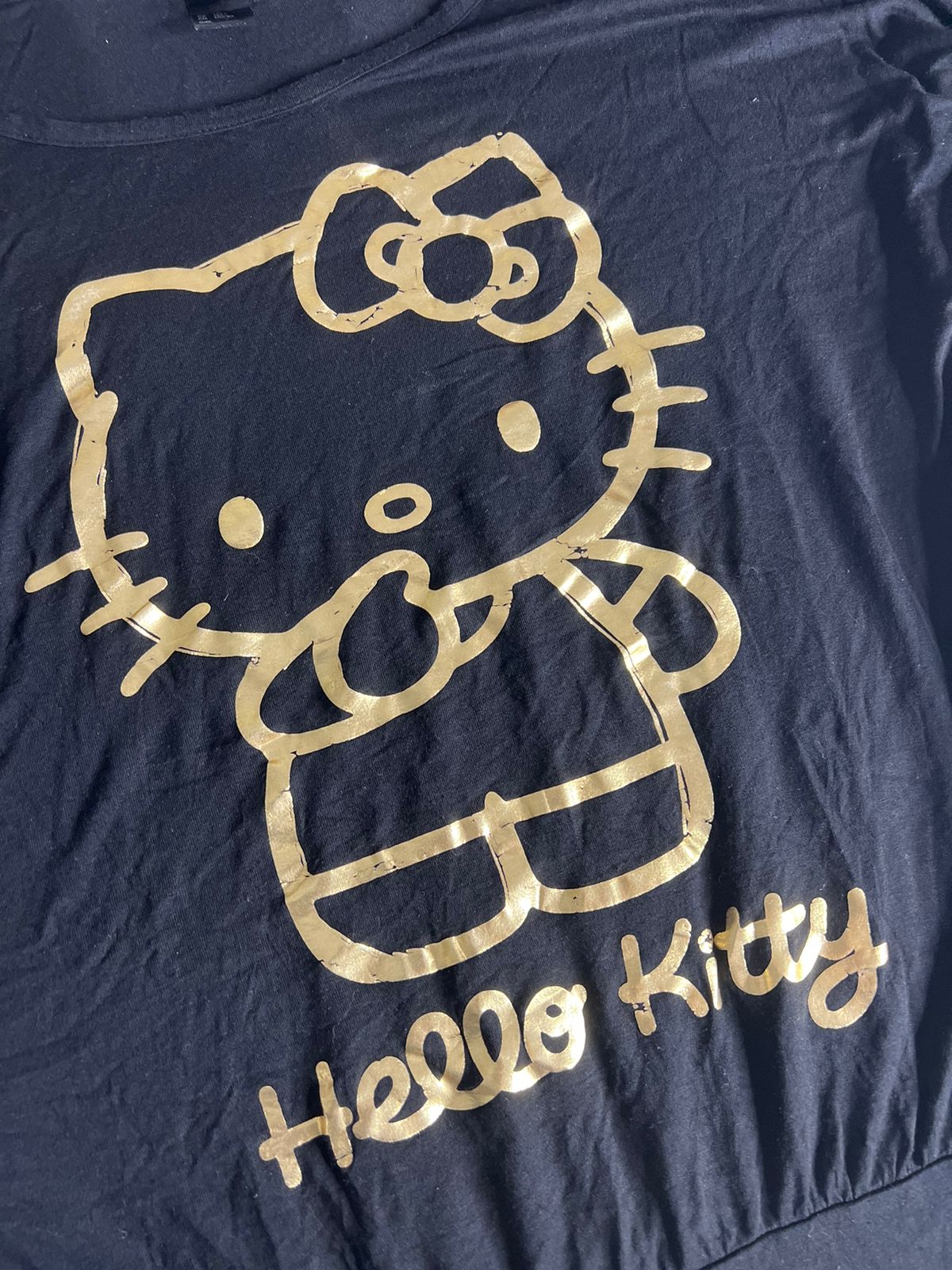Hello kitty black top