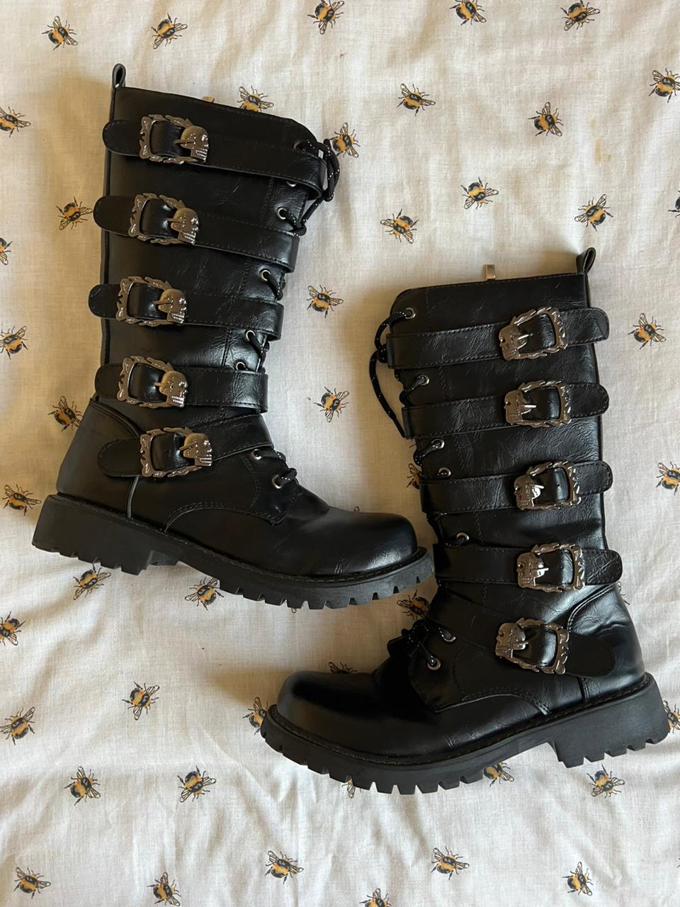 Skull leather tie up boots