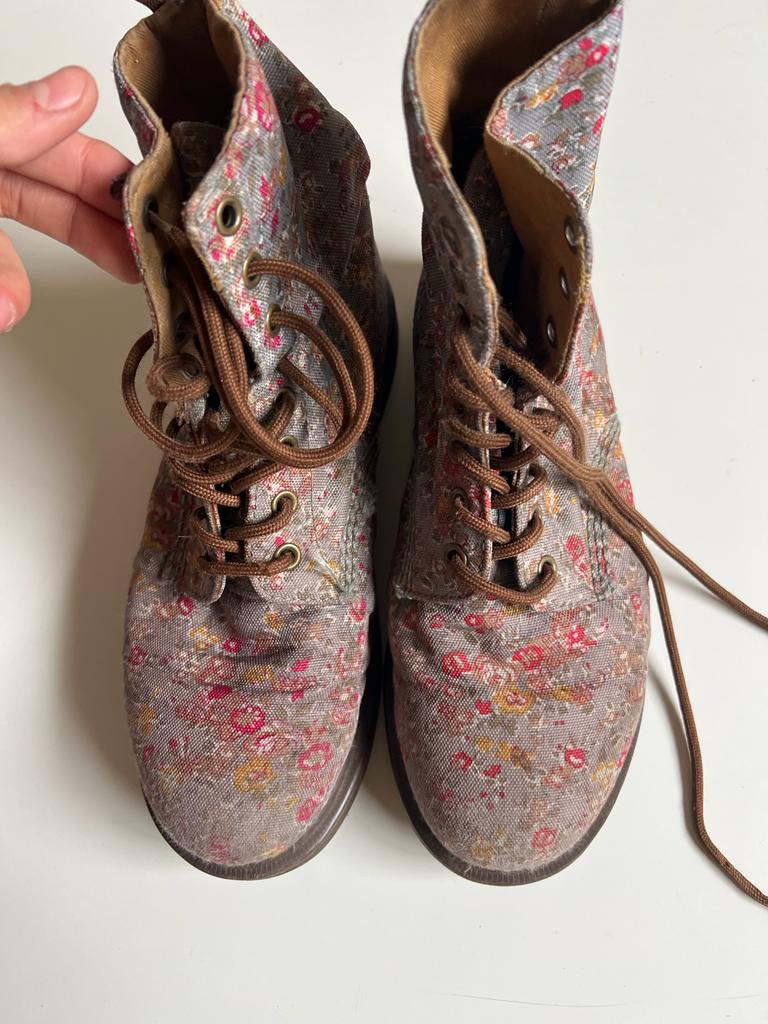 Dr martens floral boots