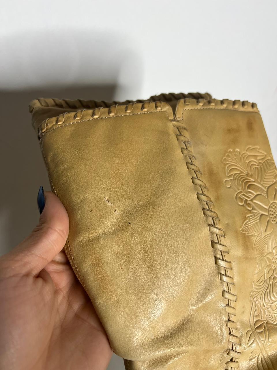 Vintage Bronx leather round toe heeled boots
