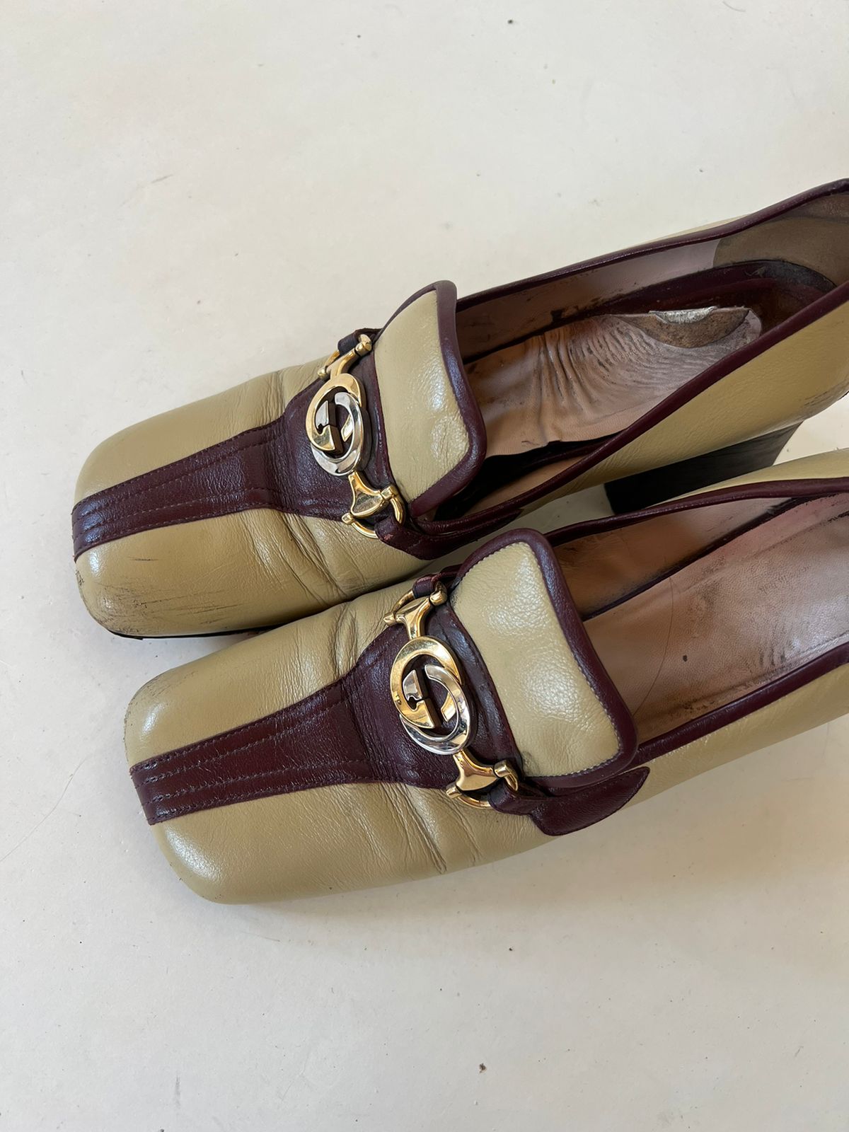 Gucci beige loafer pumps