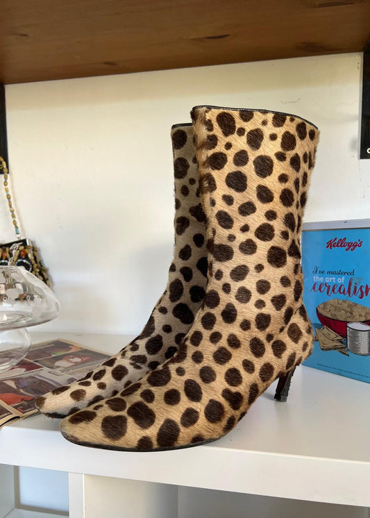 Vintage polka dot fur round toe heeled boots