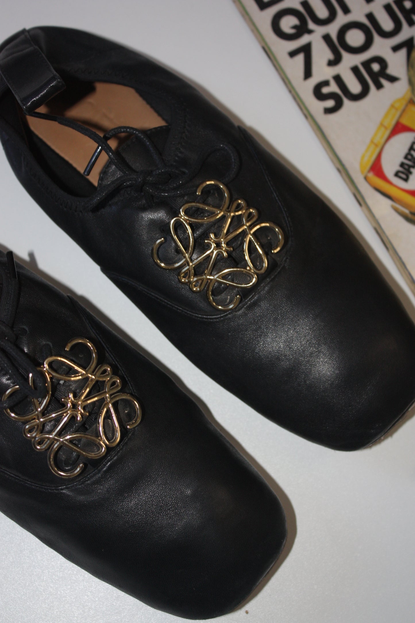 Loewe black leather flat shoes
