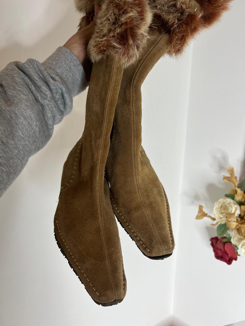 Fur suede boots