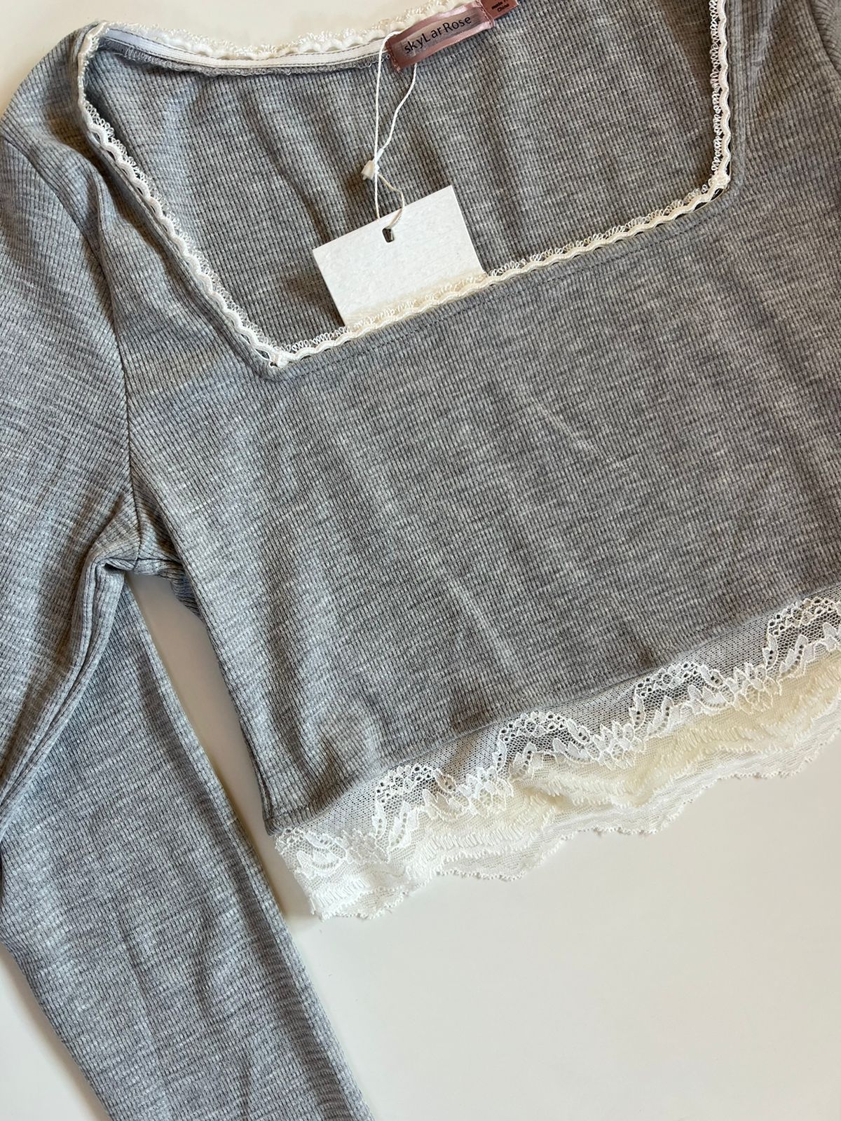 Grey ribbed lace cropped long sleeves