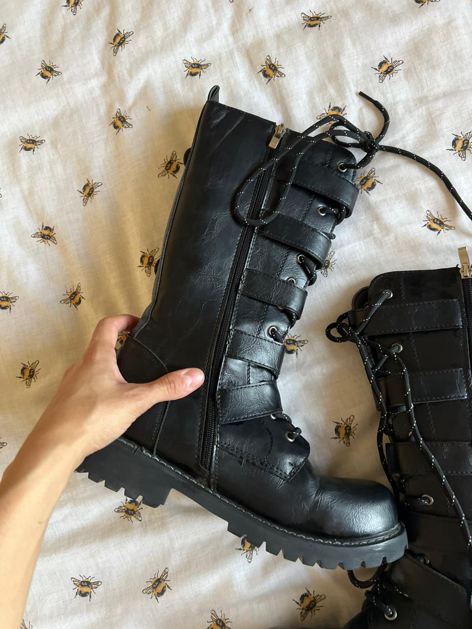 Skull leather tie up boots