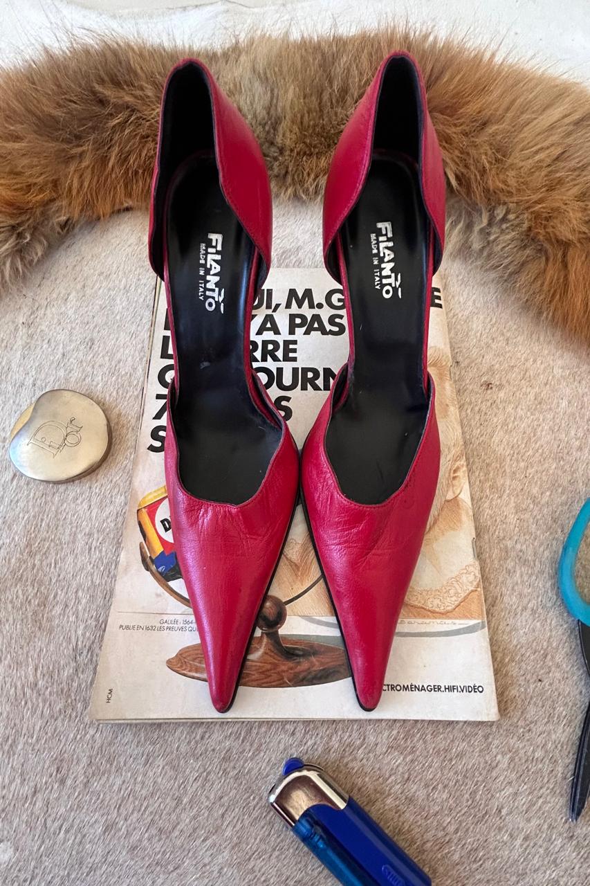 Vintage pointy red leather heels