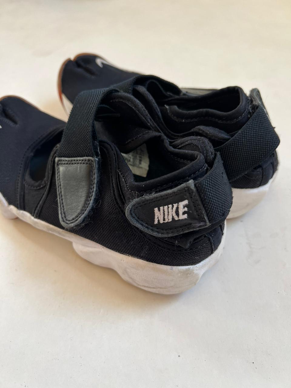 Nike air rift tabi shoes