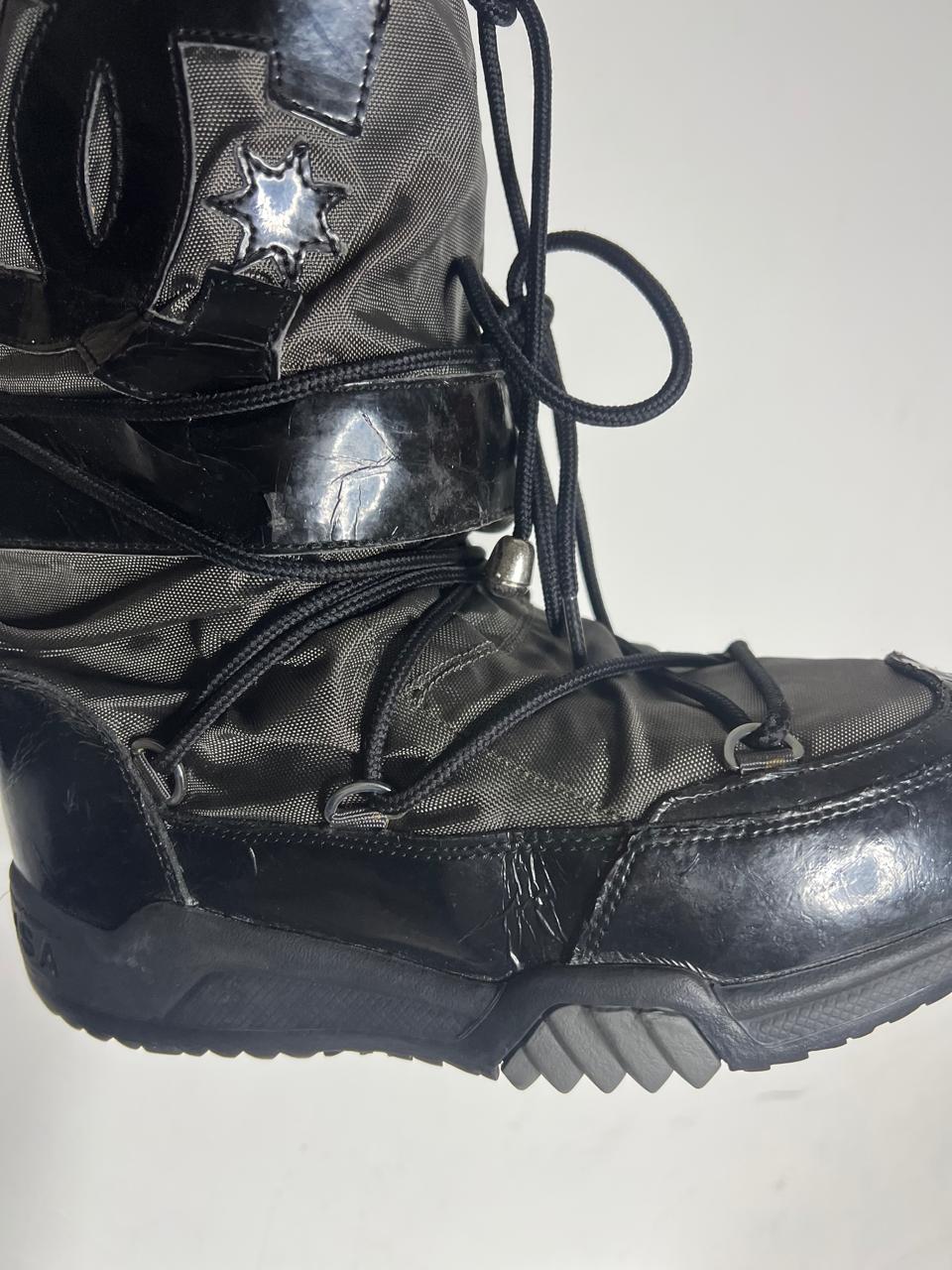 DC vintage moon boots