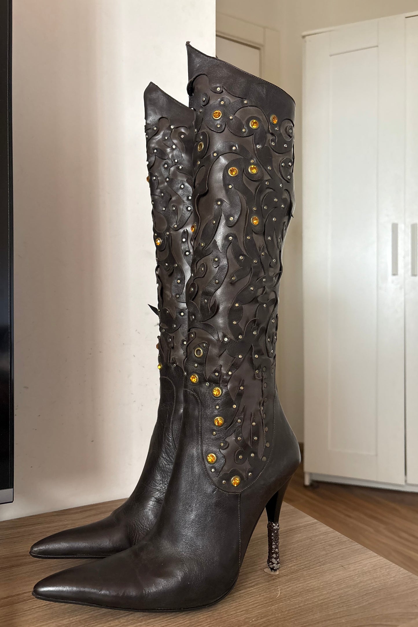 2000s leather brown pointy knee high heeled boots