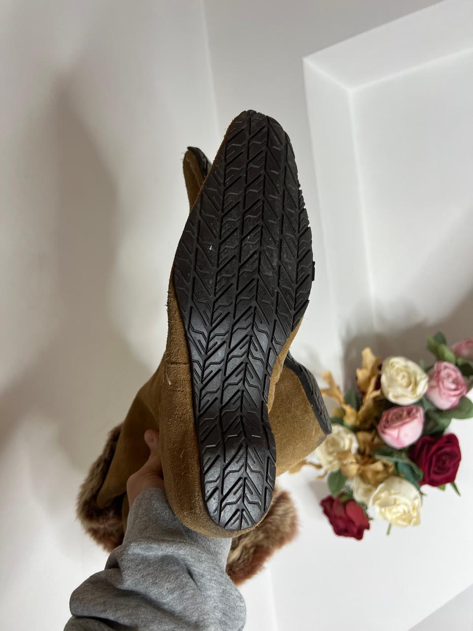 Fur suede boots