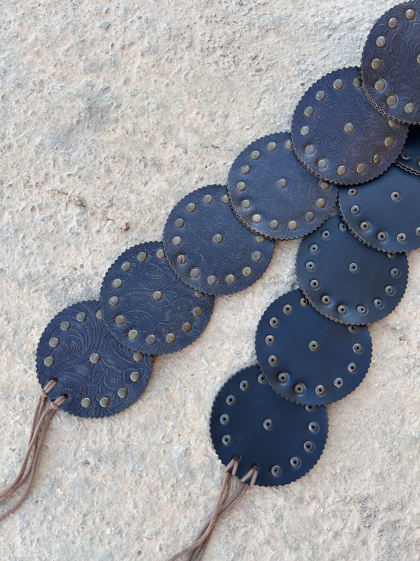 Vintage disc leather belt