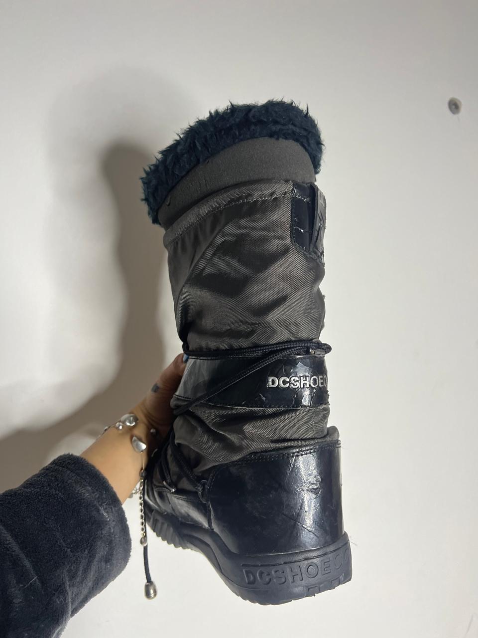 DC vintage moon boots