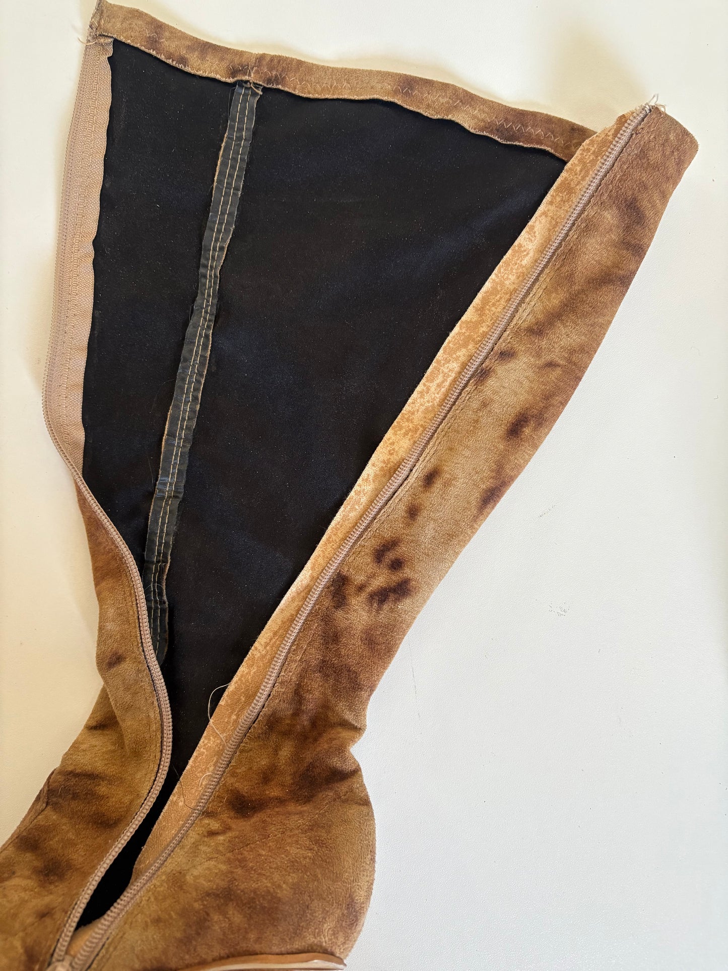 Suede pointy heeled boots