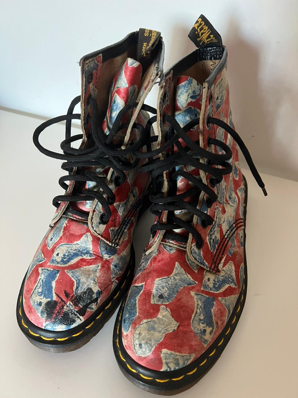 Dr Martens 90s rare red blue fish print leather boots