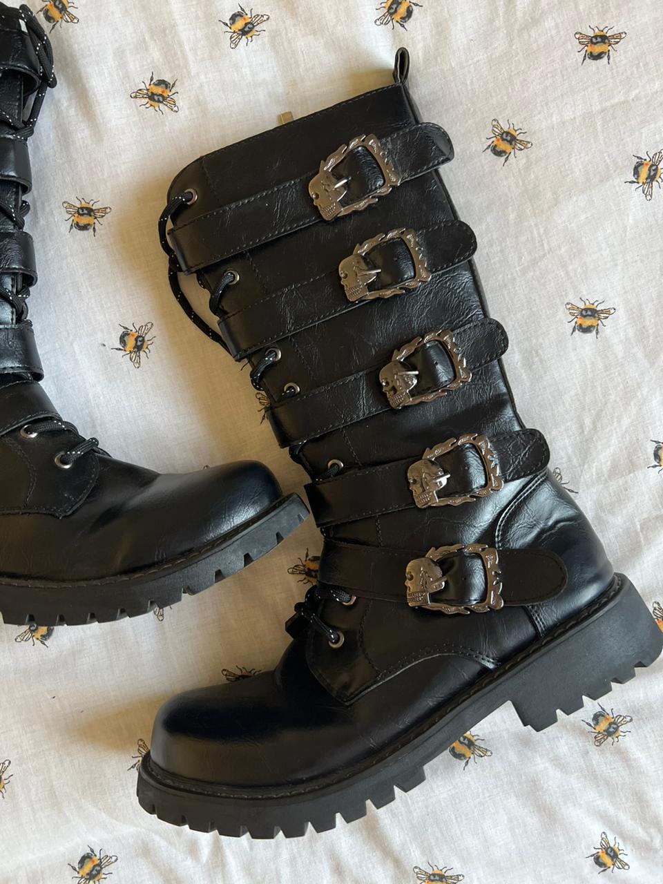 Skull leather tie up boots