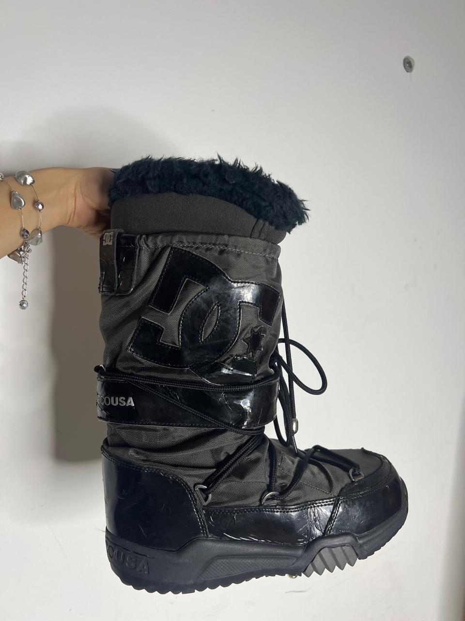 DC vintage moon boots