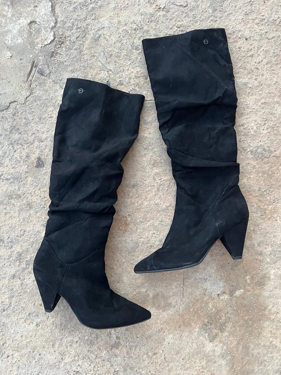 Tamaris suede wrinkled knee high boots