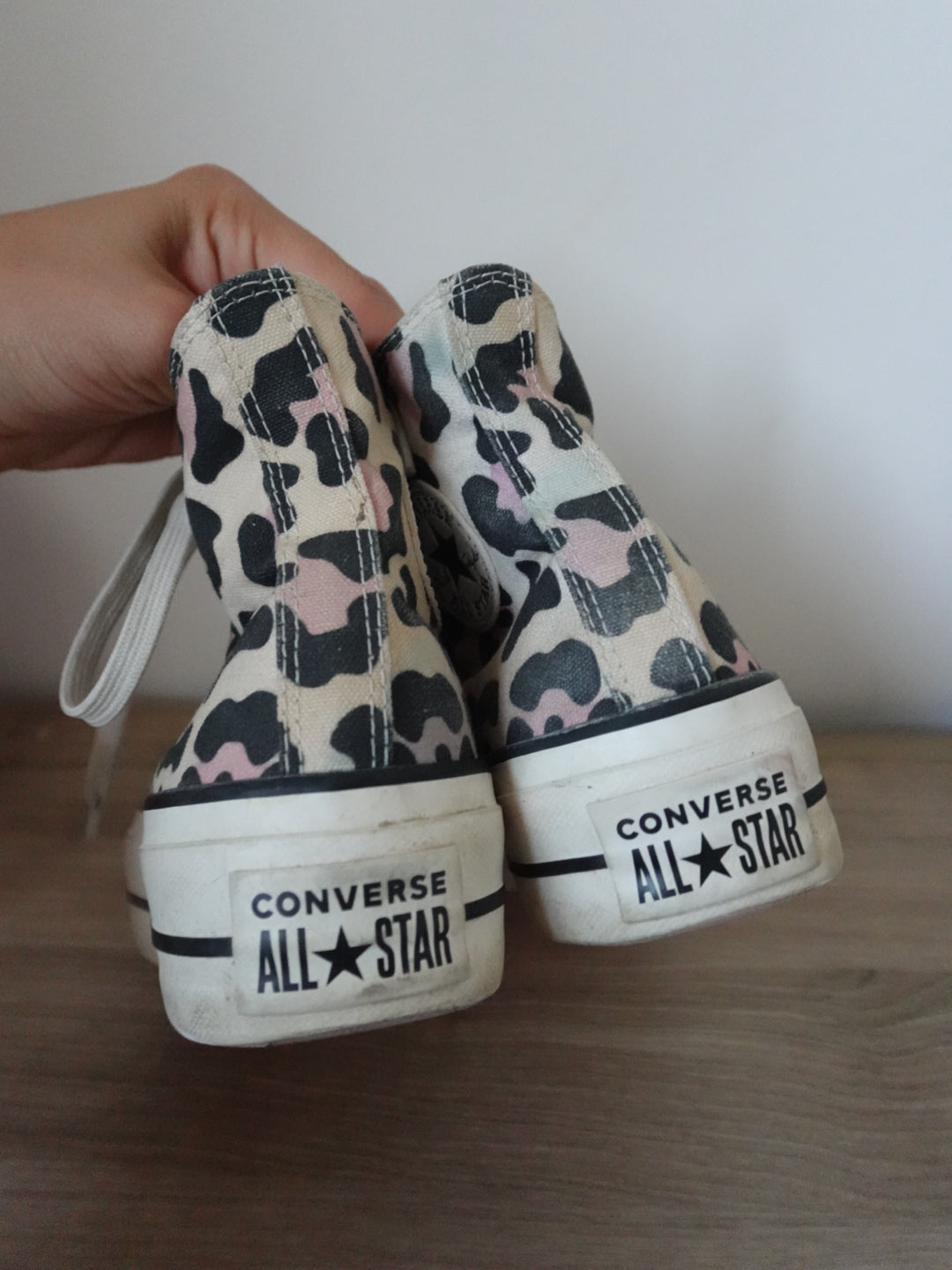 Converse leopard high shoes