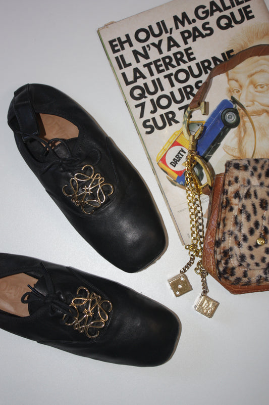 Loewe black leather flat shoes