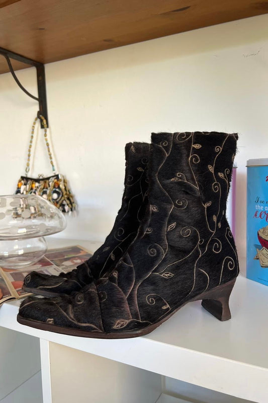 Vintage black fur floral square toe heeled boots