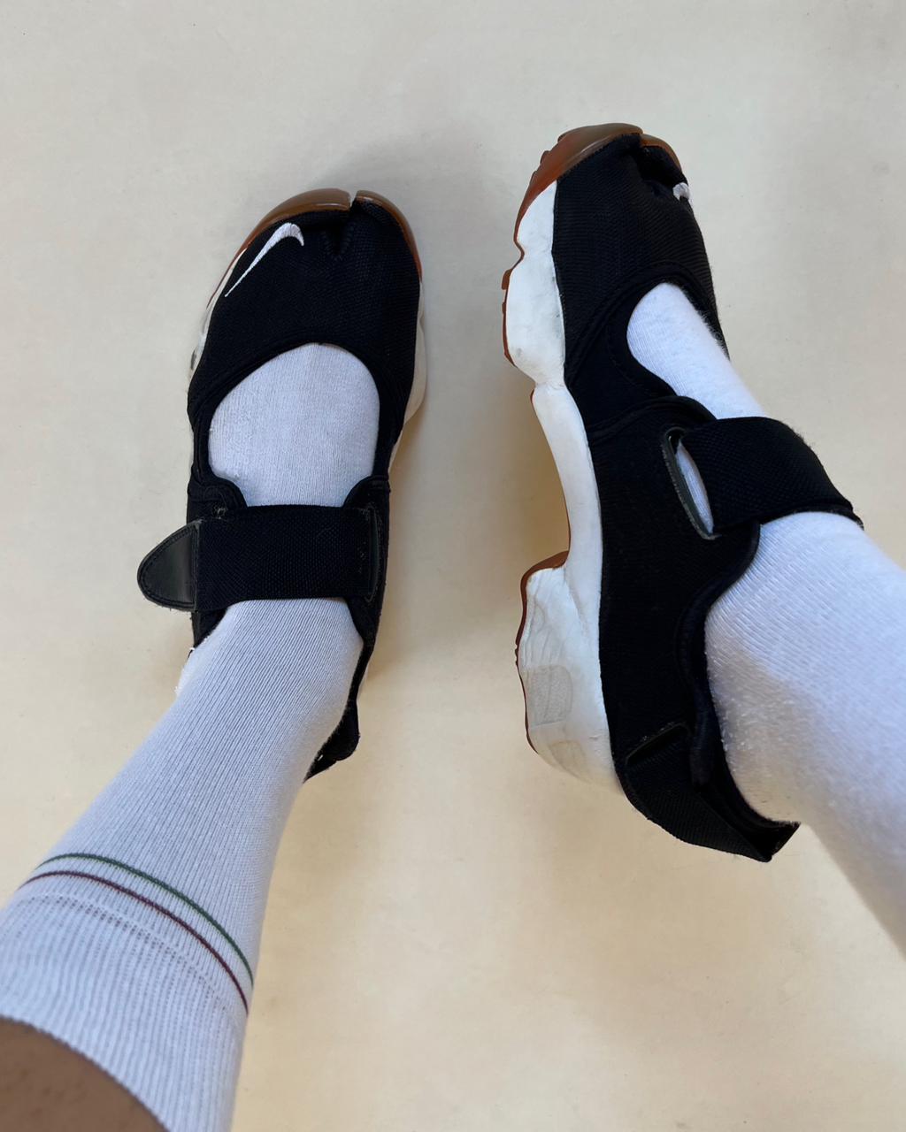 Nike air rift tabi shoes