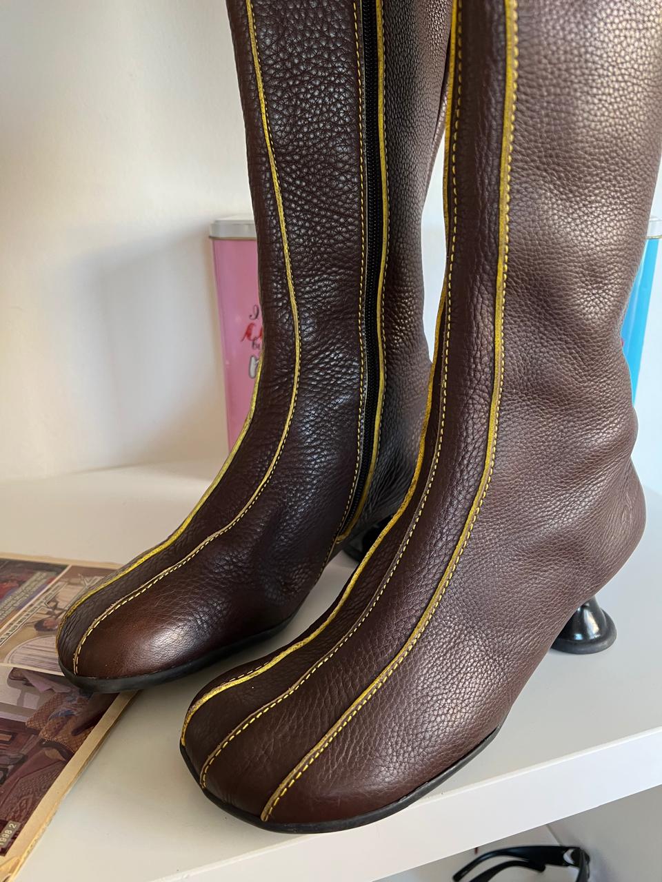 Fluevog vintage brown leather round toe boots