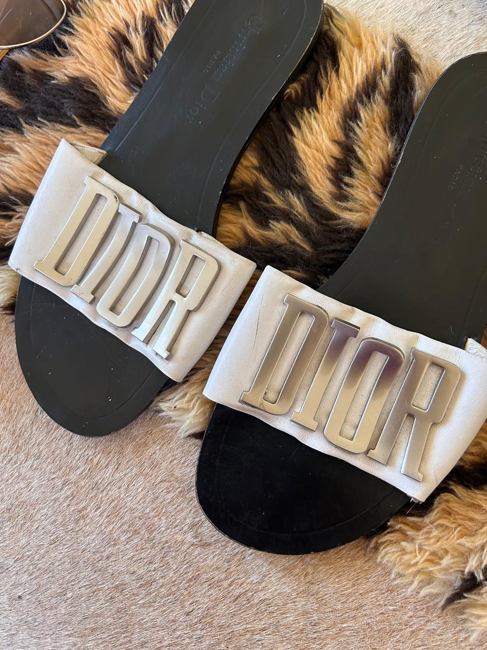Dio(r)evolution white leather slides