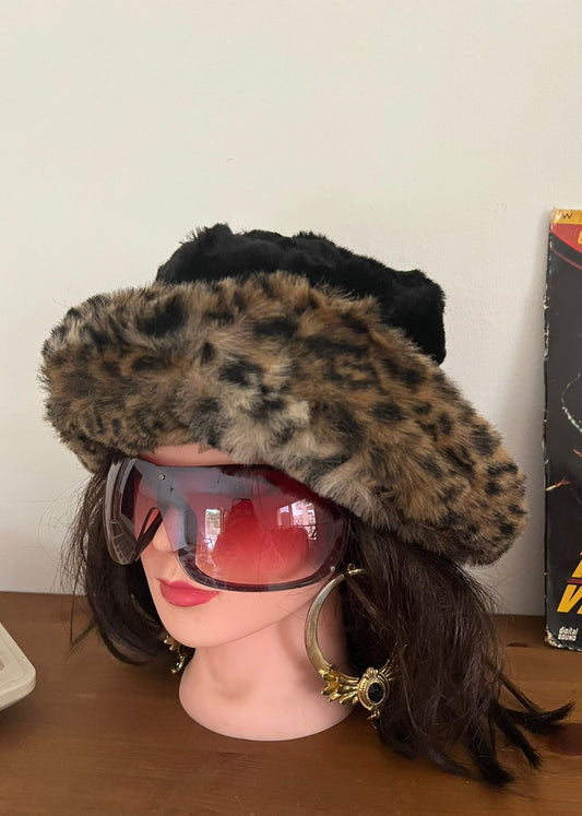 Animal print black fur hat