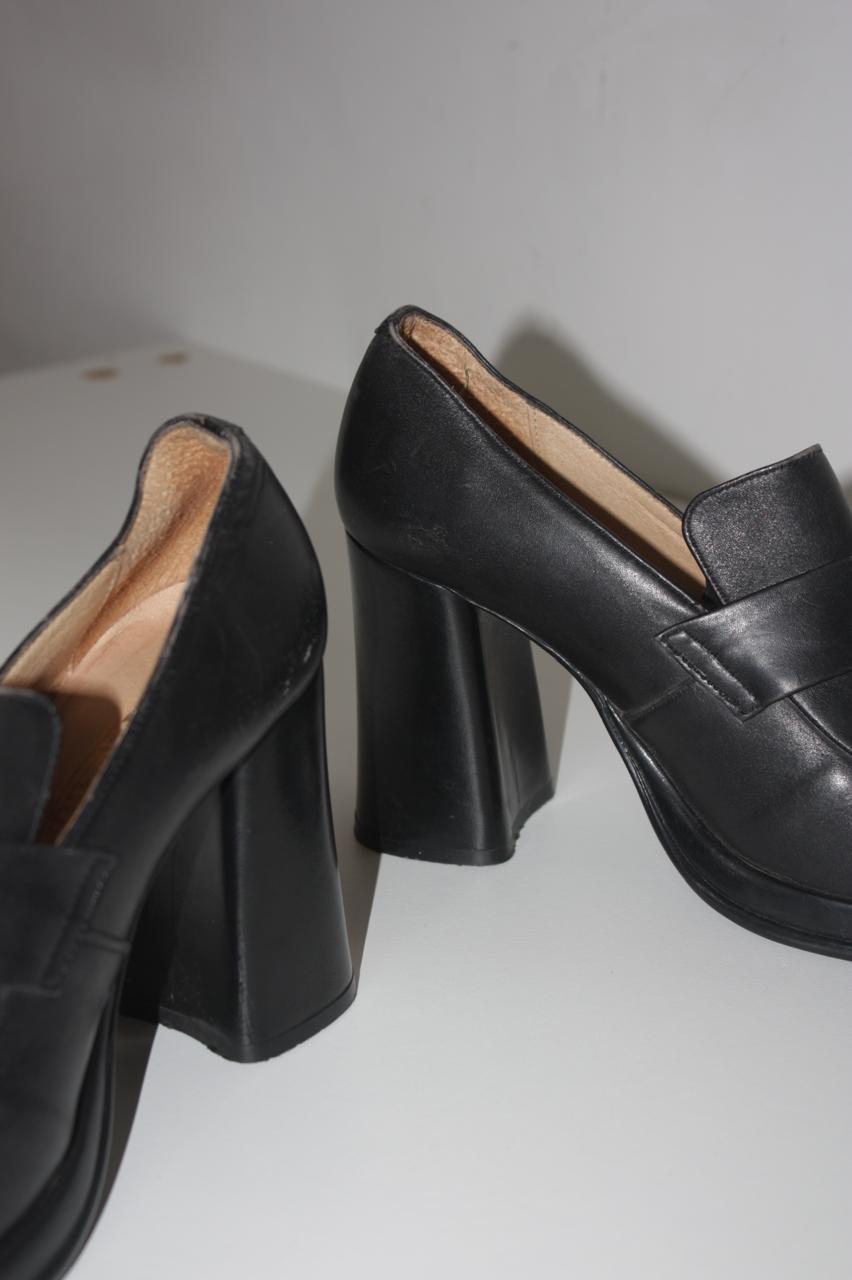 Leather platform loafer