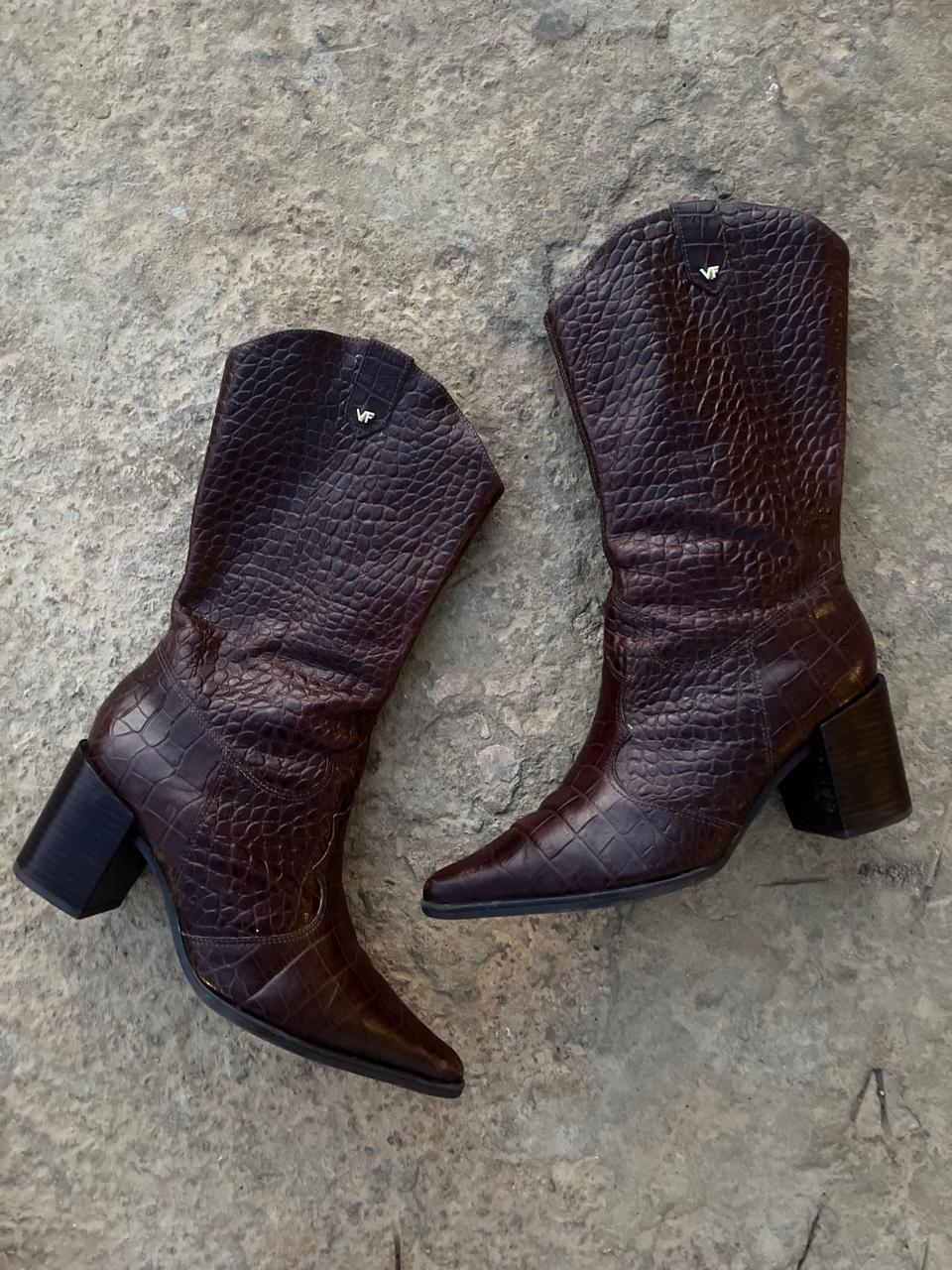 Croc leather pointy brown boots