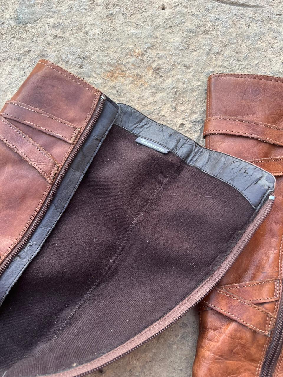 Tamaris leather light brown buckled boots