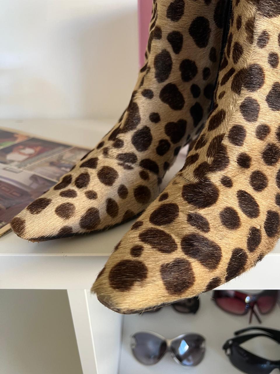 Vintage polka dot fur round toe heeled boots