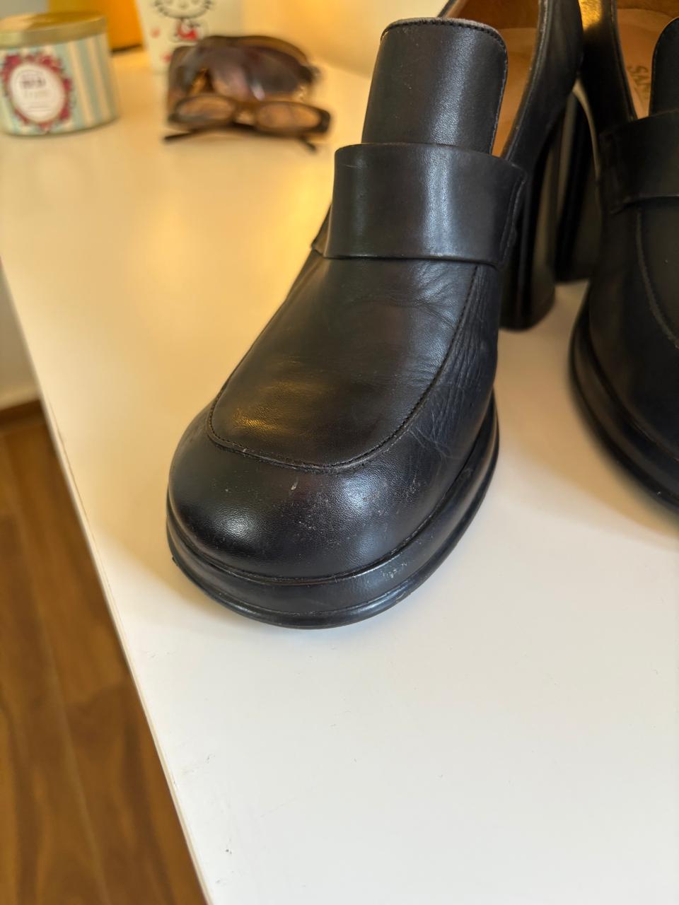 Leather platform loafer