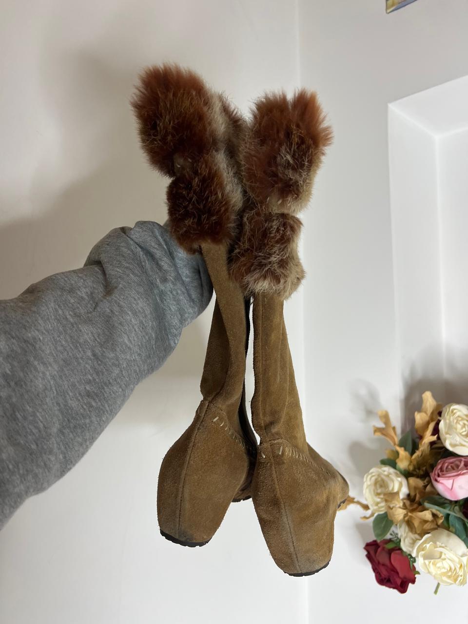 Fur suede boots