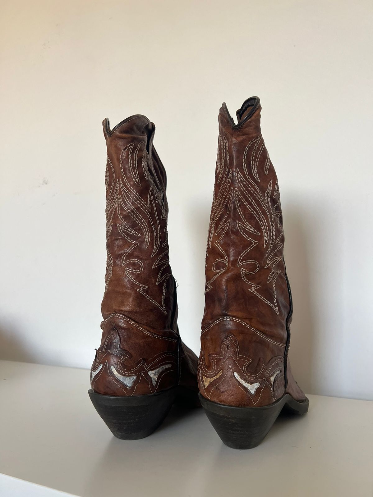 Cowboy leather snake pointy boots